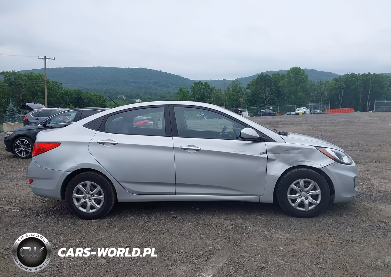 2013 Hyundai Accent Gls VIN:KMHCT4AE3DU586029 - 13