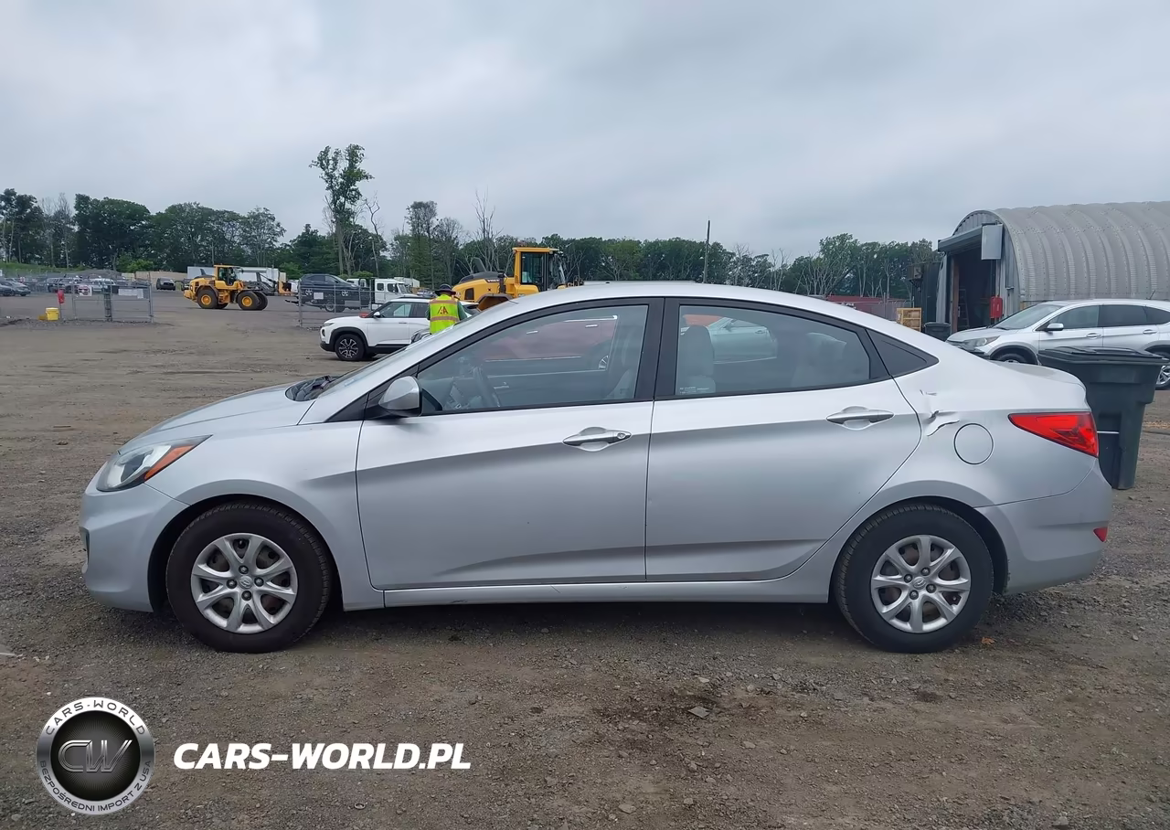 2013 Hyundai Accent Gls VIN:KMHCT4AE3DU586029 - 14