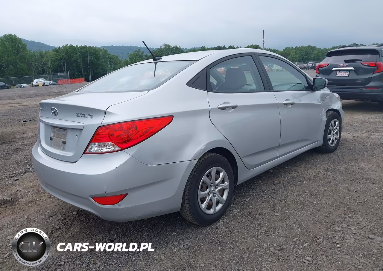 2013 Hyundai Accent Gls VIN:KMHCT4AE3DU586029 - 4