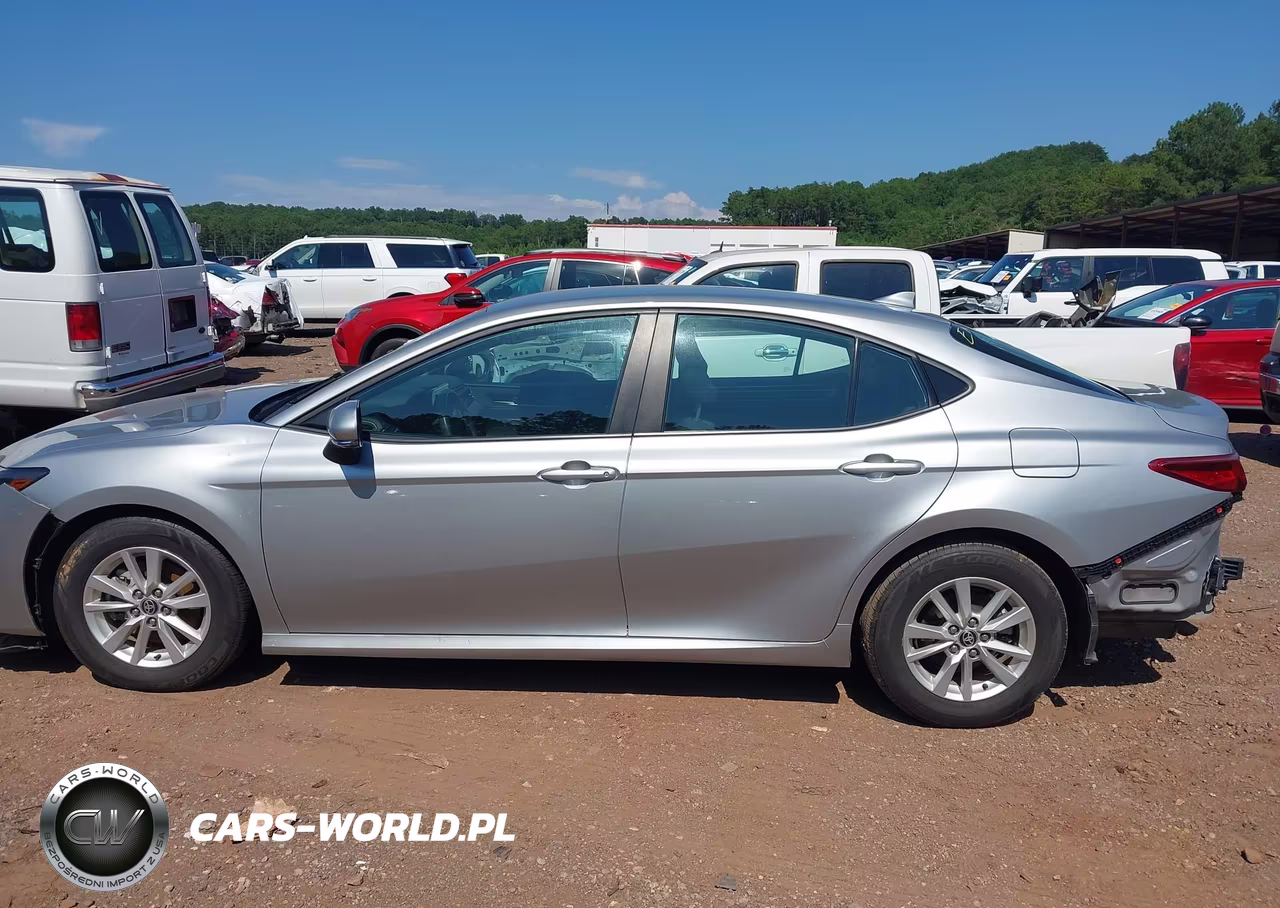 2025 Toyota Camry Le VIN:4T1DAACK3SU025953 - 14