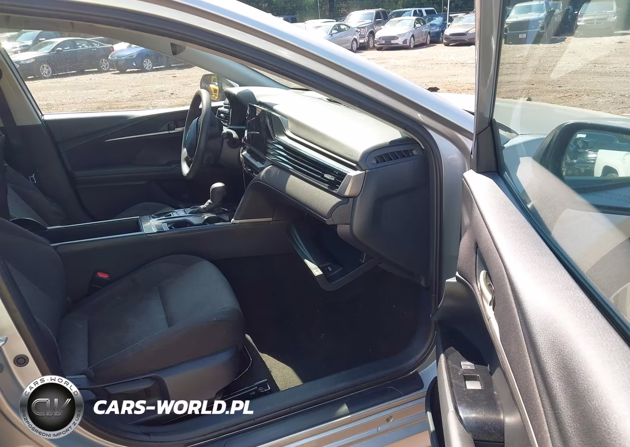 2025 Toyota Camry Le VIN:4T1DAACK3SU025953 - 5