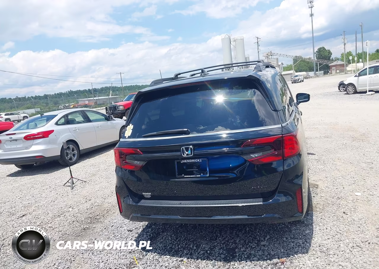 2026 Honda Odyssey Sport-L VIN:5FNRL6H77TB007021 - 17