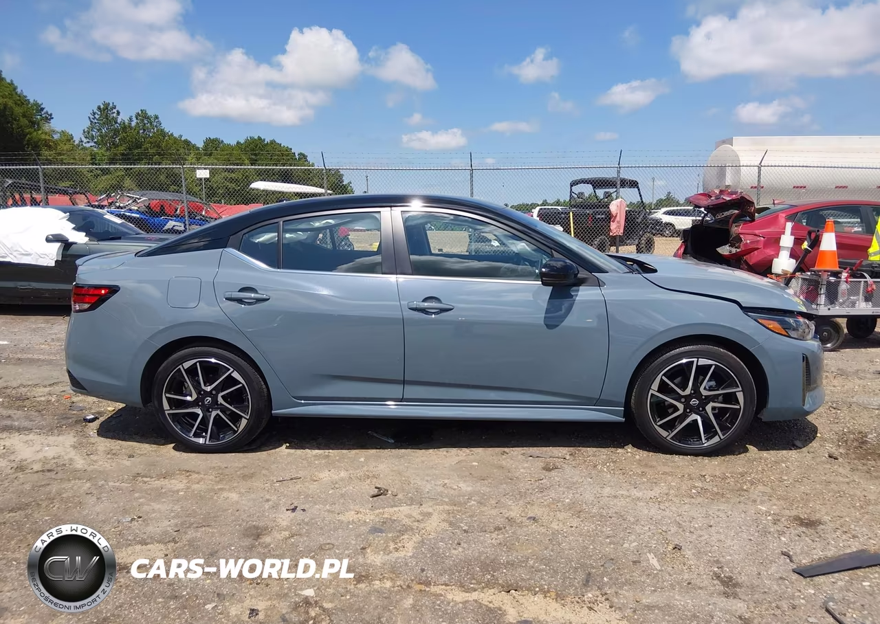 2025 Nissan Sentra Sr VIN:3N1AB8DV8SY422693 - 13