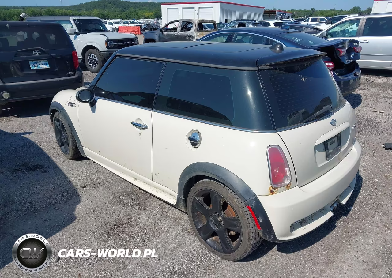 2006 Mini Cooper S VIN:WMWRE33516TL22054 - 3