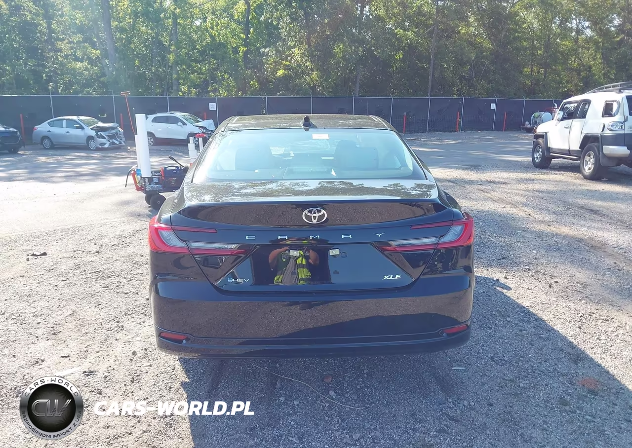 2026 Toyota Camry Xle VIN:4T1DAACKXTU721548 - 16