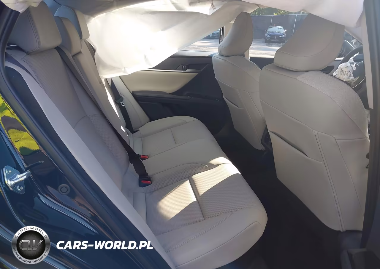 2026 Toyota Camry Xle VIN:4T1DAACKXTU721548 - 8