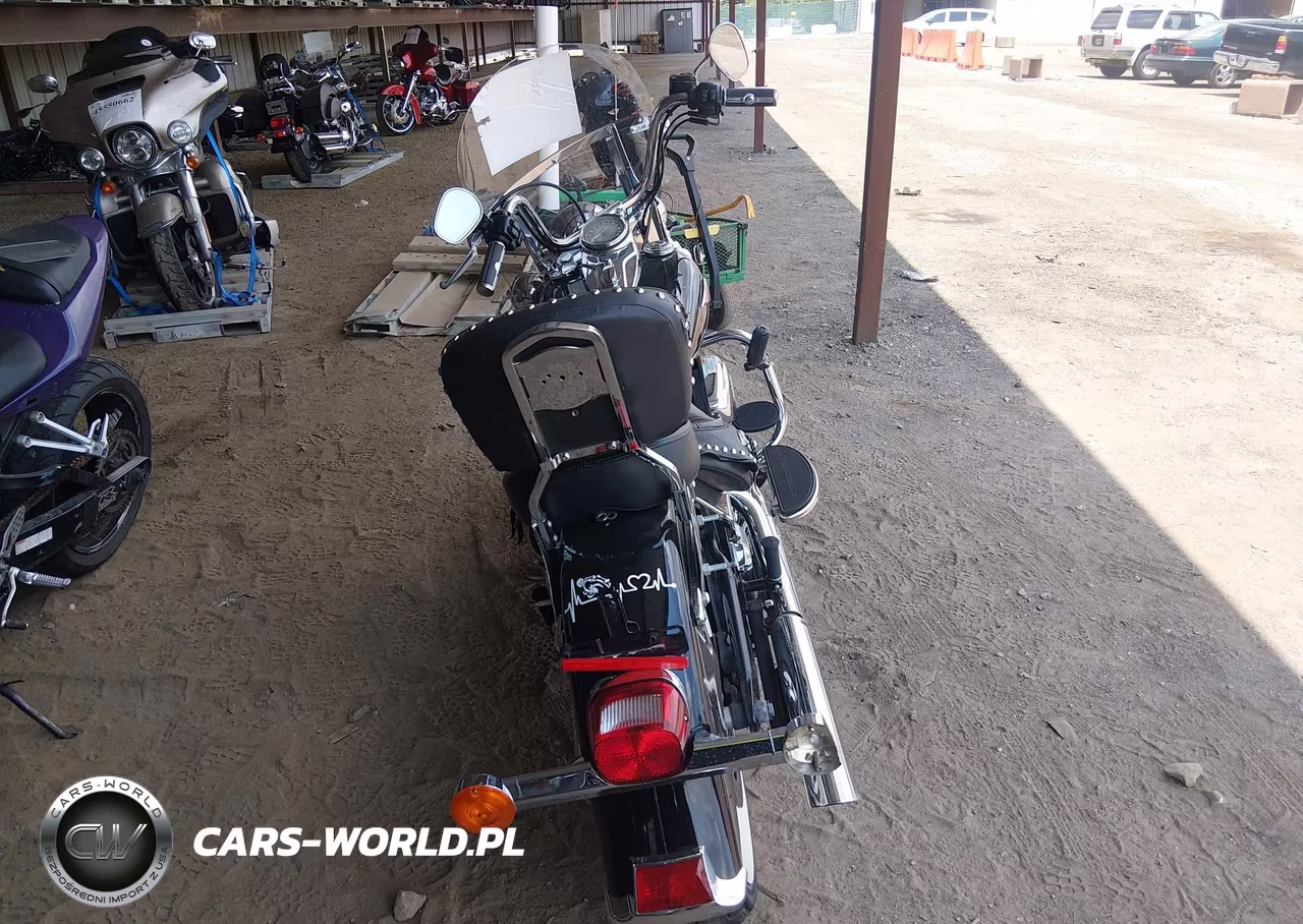 2013 Harley-Davidson Flstc Heritage Softail Classic VIN:1HD1BWV13DB053030 - 6