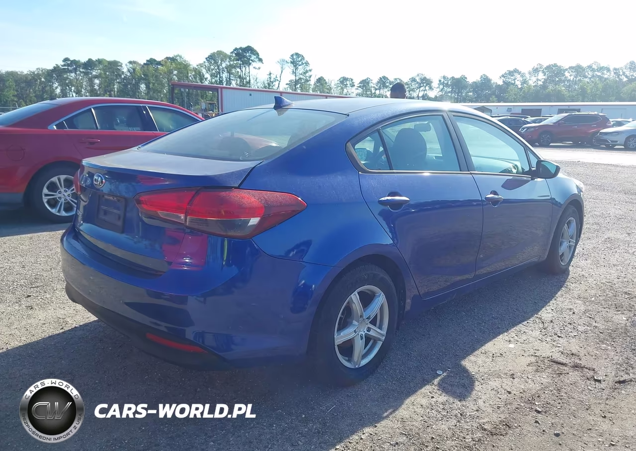 2017 Kia Forte Lx VIN:3KPFK4A73HE100376 - 4