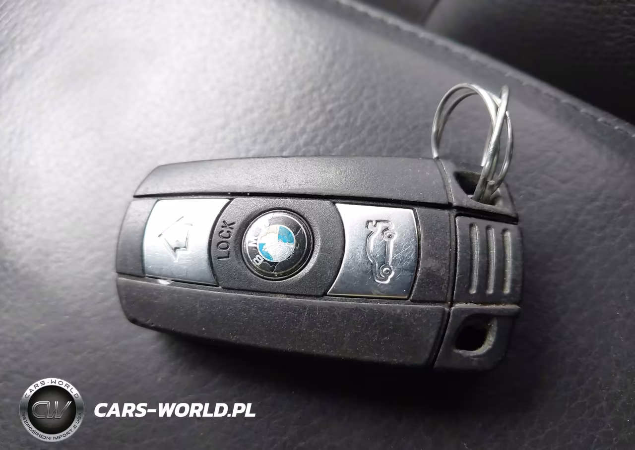 2008 BMW 328Xi VIN:WBAVC935X8K041645 - 11