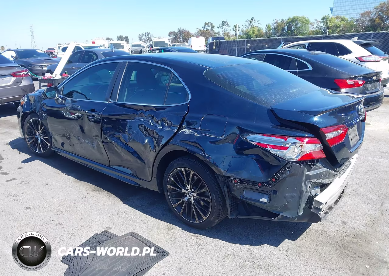 2018 Toyota Camry Se VIN:4T1B11HK7JU653139 - 3