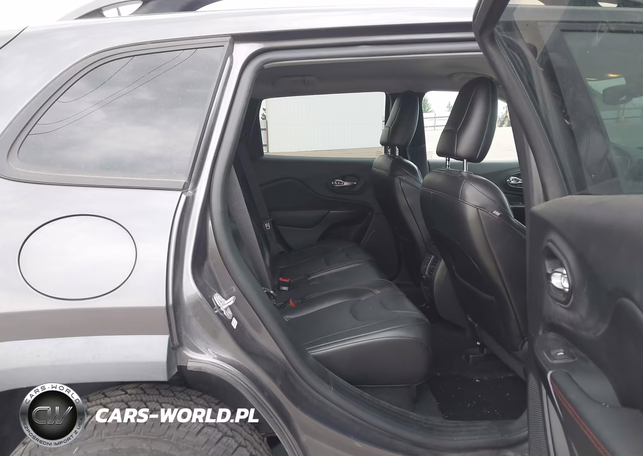 2019 Jeep Cherokee Trailhawk Elite 4X4 VIN:1C4PJMBX5KD328796 - 8