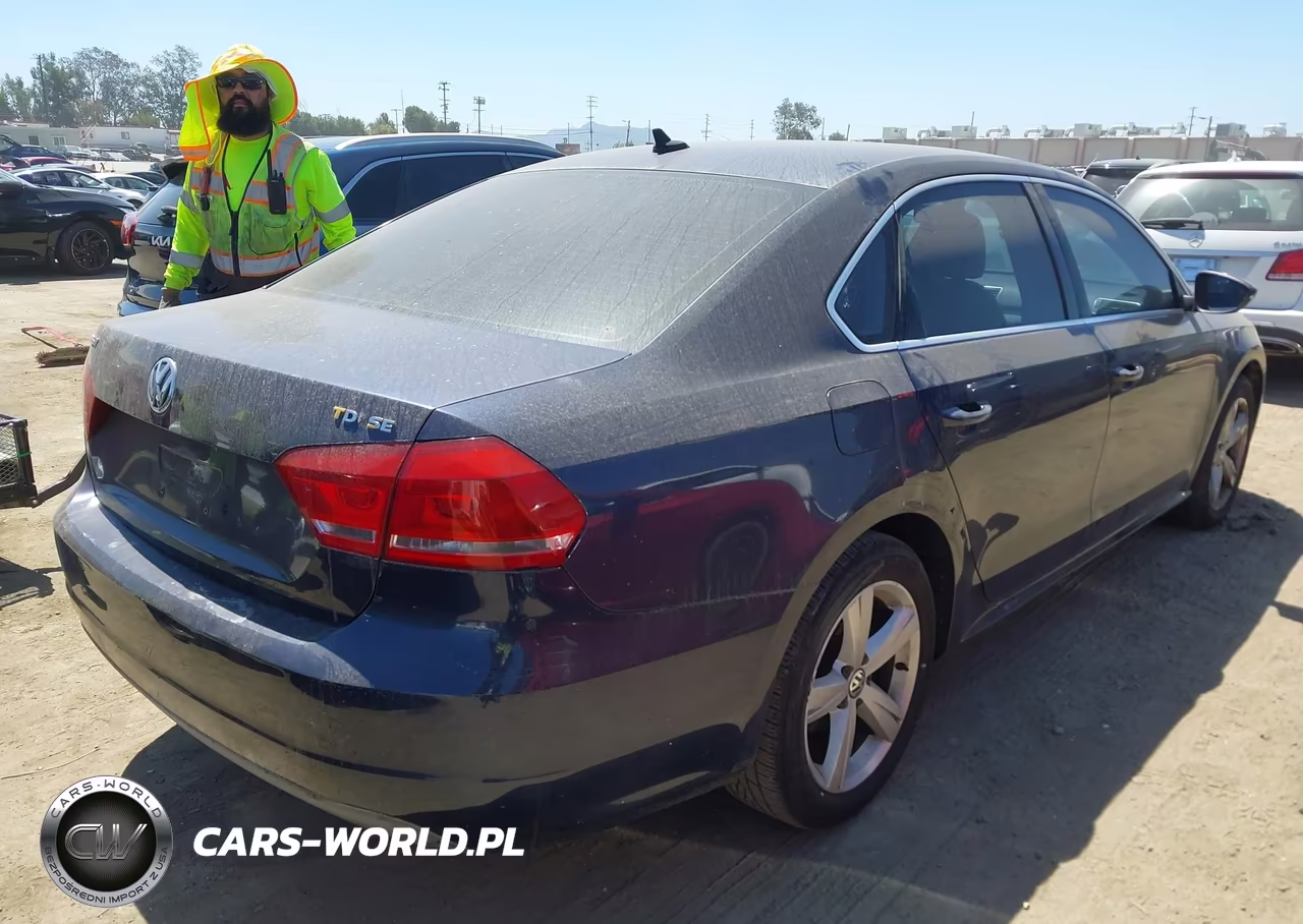 2012 Volkswagen Passat 2.0L Tdi Se VIN:1VWBN7A36CC063647 - 4