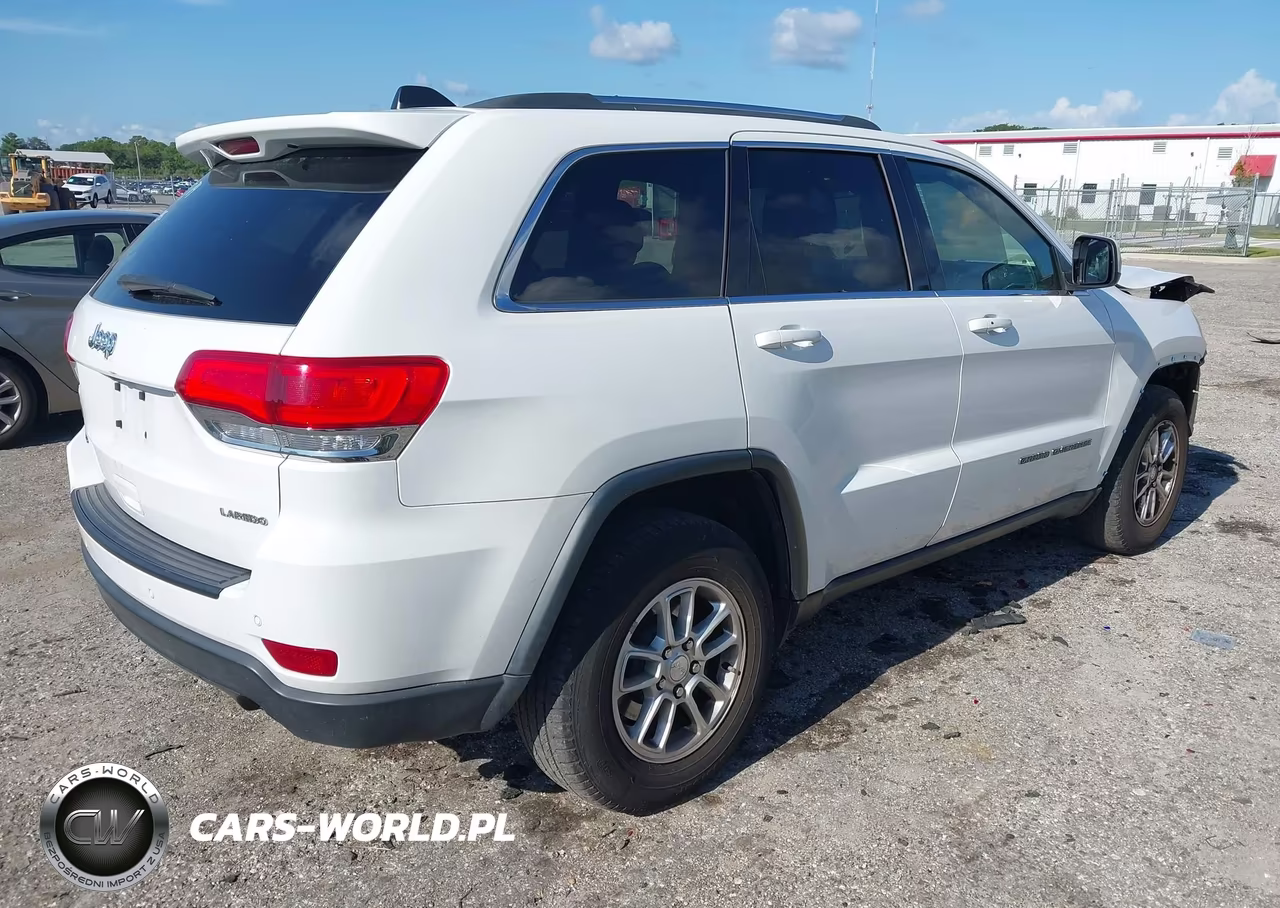 2019 Jeep Grand Cherokee Laredo E 4X4 VIN:1C4RJFAG6KC579774 - 4