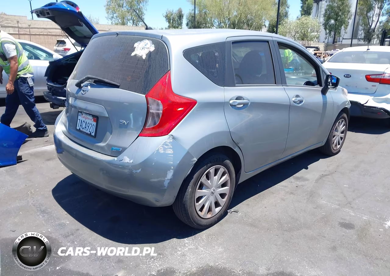 2015 Nissan Versa Note S (Sr)-S Plus-Sl-Sr-Sv VIN:3N1CE2CP6FL357376 - 4