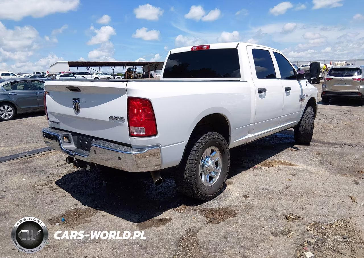 2017 Ram 2500 VIN:3C6UR5CJ2HG509319 - 4