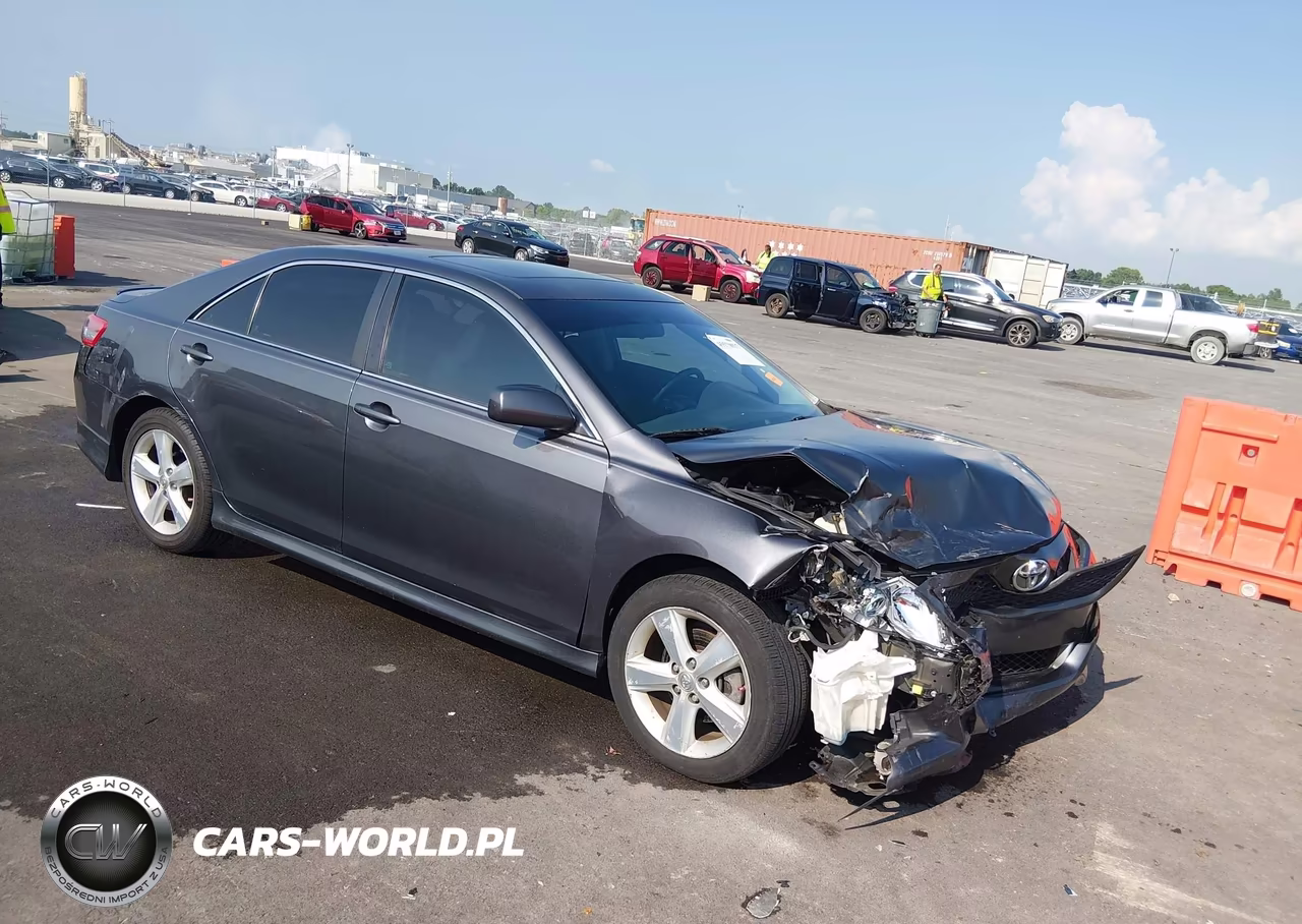 2011 Toyota Camry Se – zdjęcie 1 z 16