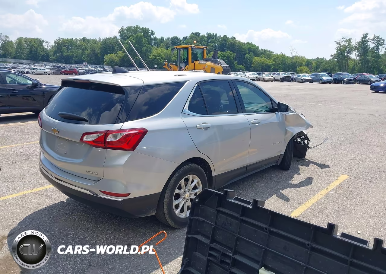 2018 Chevrolet Equinox Lt VIN:2GNAXSEV6J6111667 - 4