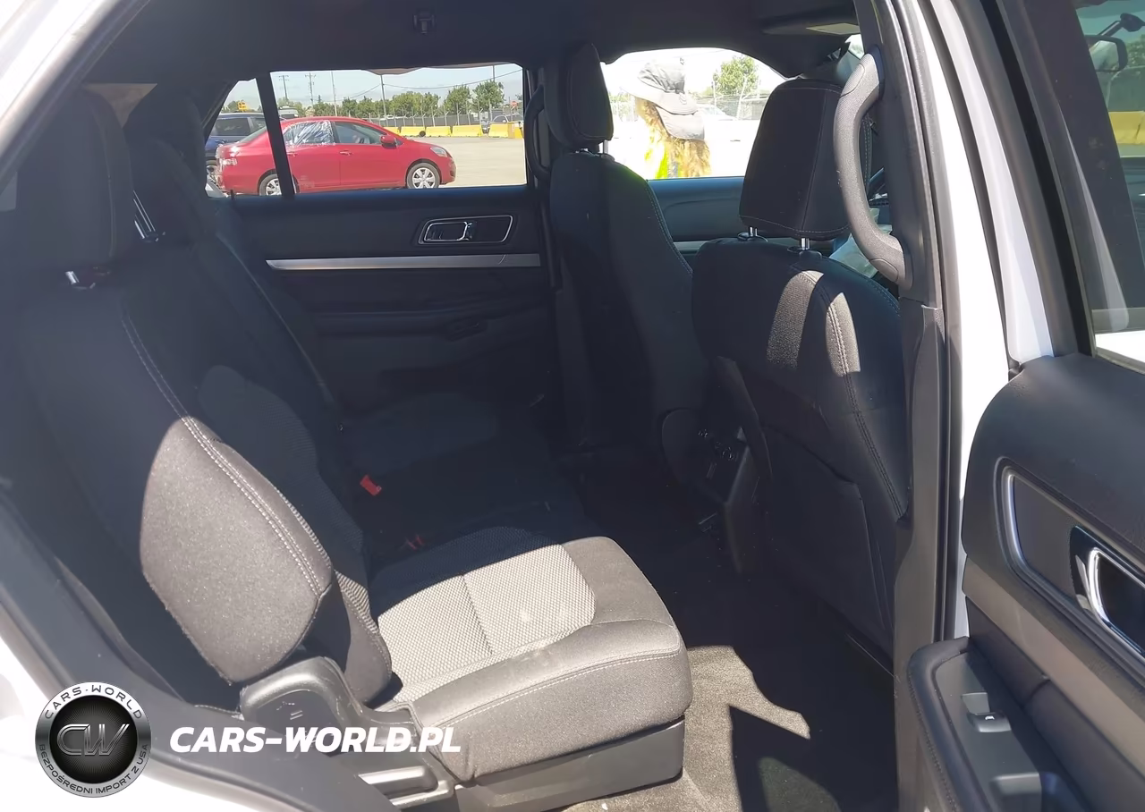 2018 Ford Explorer Xlt VIN:1FM5K7D8XJGA89055 - 8