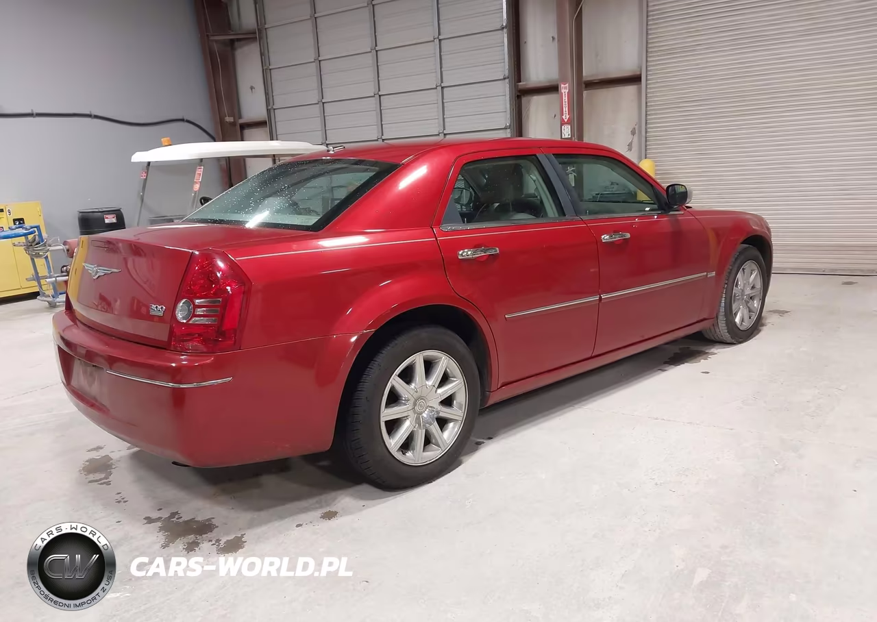 2010 Chrysler 300 Touring-Signature Series-Executive Series VIN:2C3CA5CV5AH330653 - 4