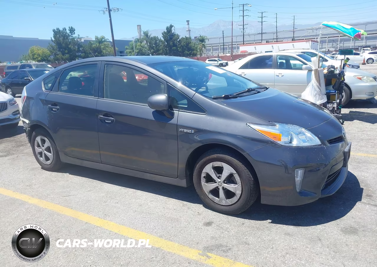 2015 Toyota Prius Three – zdjęcie 1 z 22