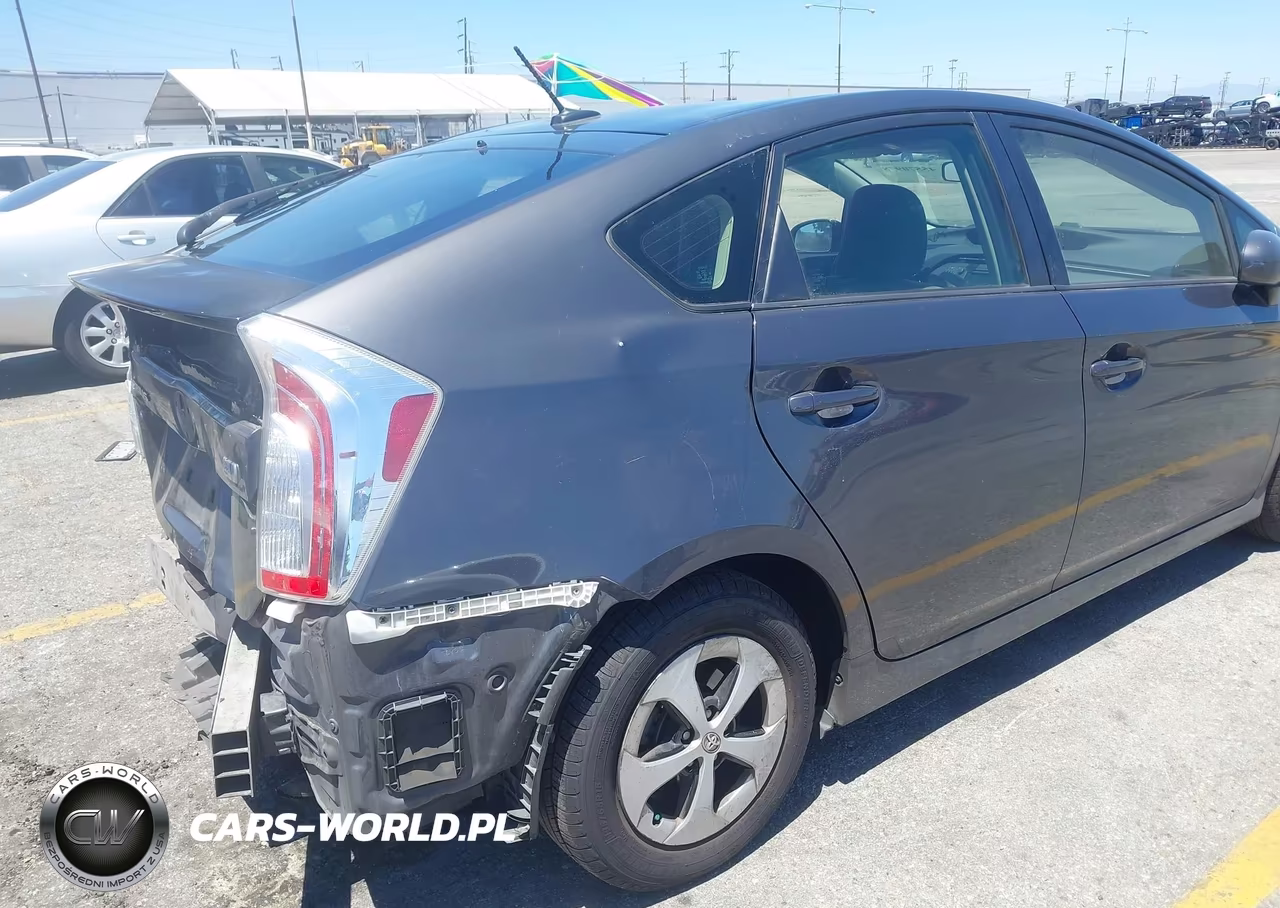 2015 Toyota Prius Three VIN:JTDKN3DUXF0398965 - 18