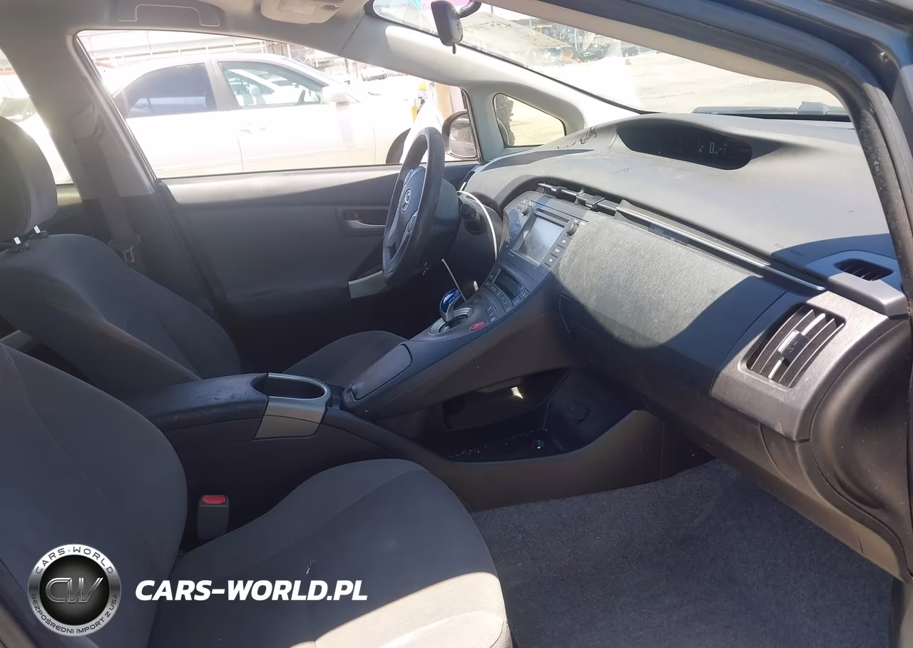 2015 Toyota Prius Three VIN:JTDKN3DUXF0398965 - 5