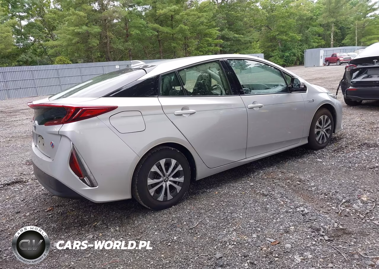 2020 Toyota Prius Prime Le VIN:JTDKARFP0L3159585 - 4