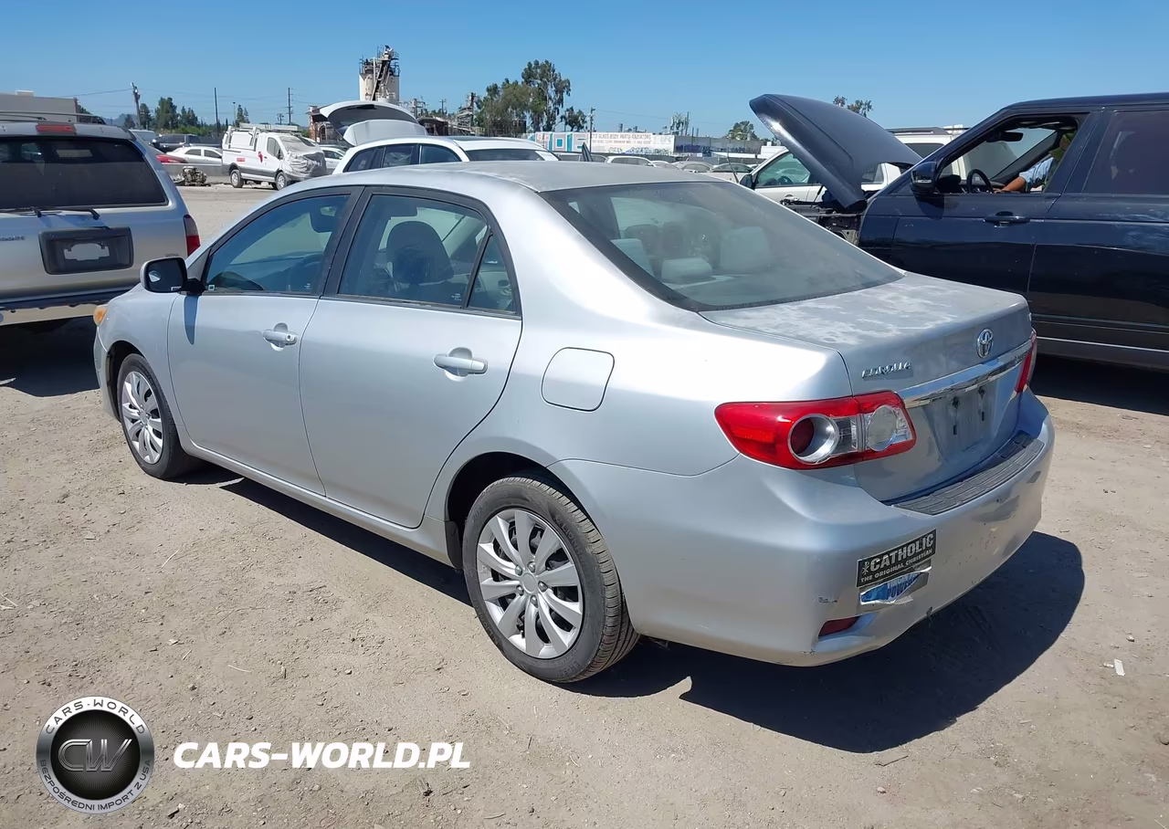 2013 Toyota Corolla Le VIN:5YFBU4EE9DP080581 - 3