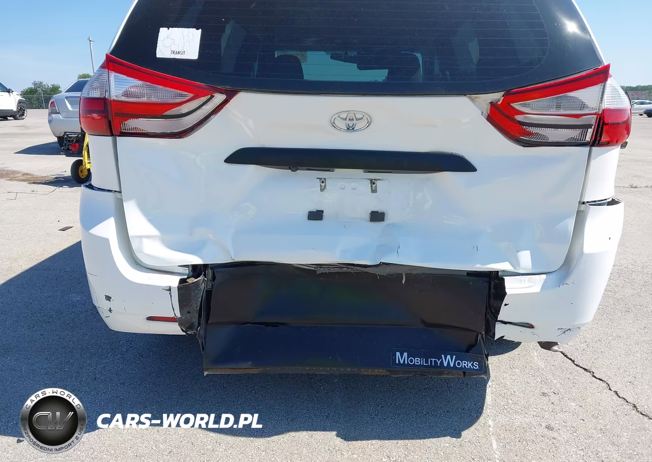 2017 Toyota Sienna L 7 Passenger VIN:5TDZZ3DC9HS876027 - 18