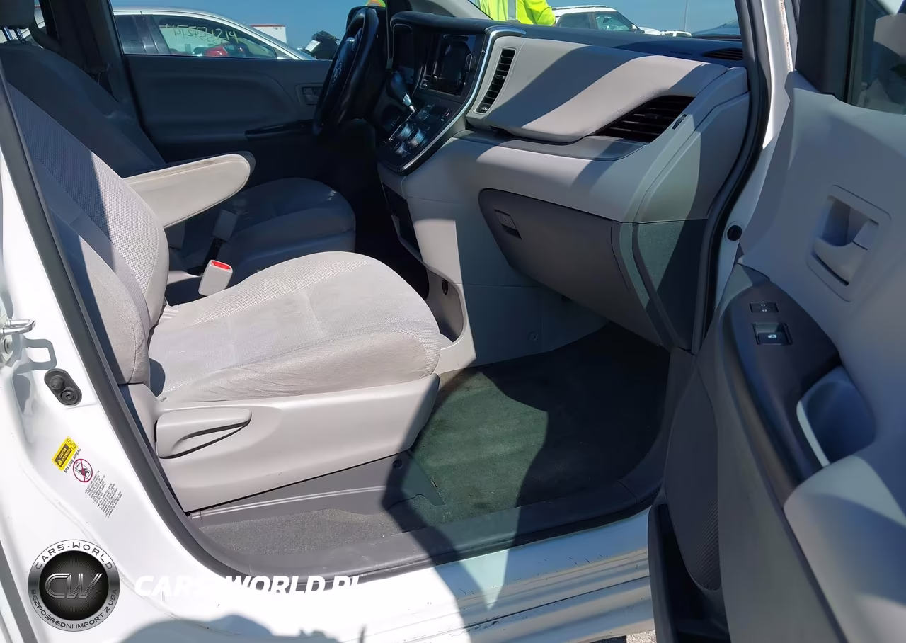 2017 Toyota Sienna L 7 Passenger VIN:5TDZZ3DC9HS876027 - 5