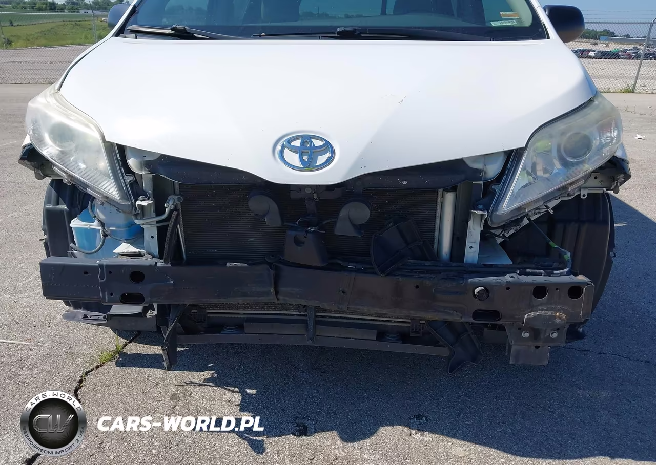 2017 Toyota Sienna L 7 Passenger VIN:5TDZZ3DC9HS876027 - 6