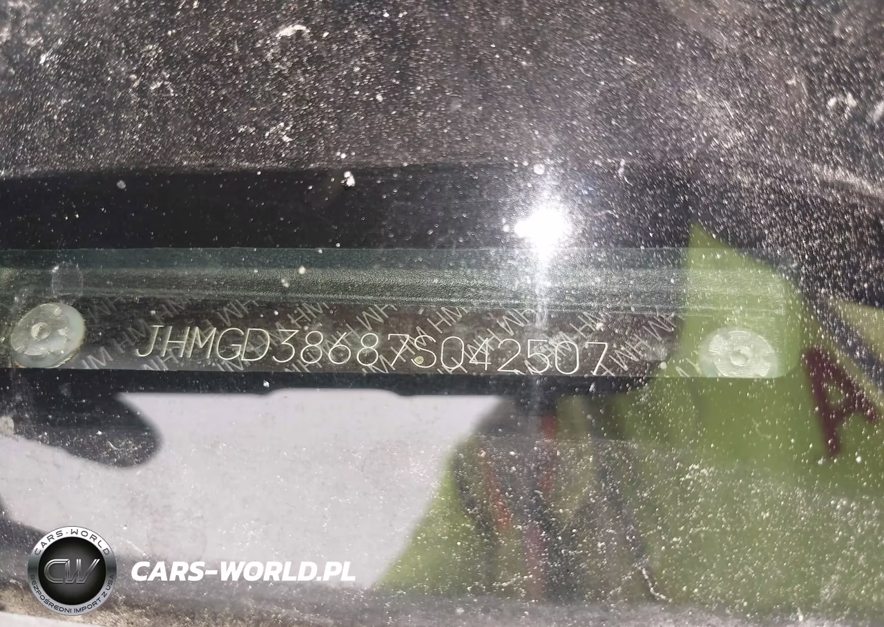 2007 Honda Fit Sport VIN:JHMGD38687S042507 - 19