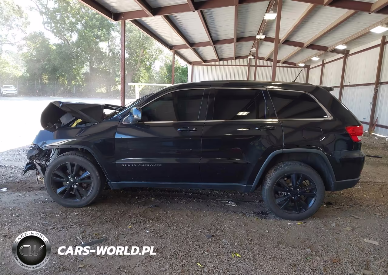 2012 Jeep Grand Cherokee Laredo VIN:1C4RJFAG8CC313383 - 15