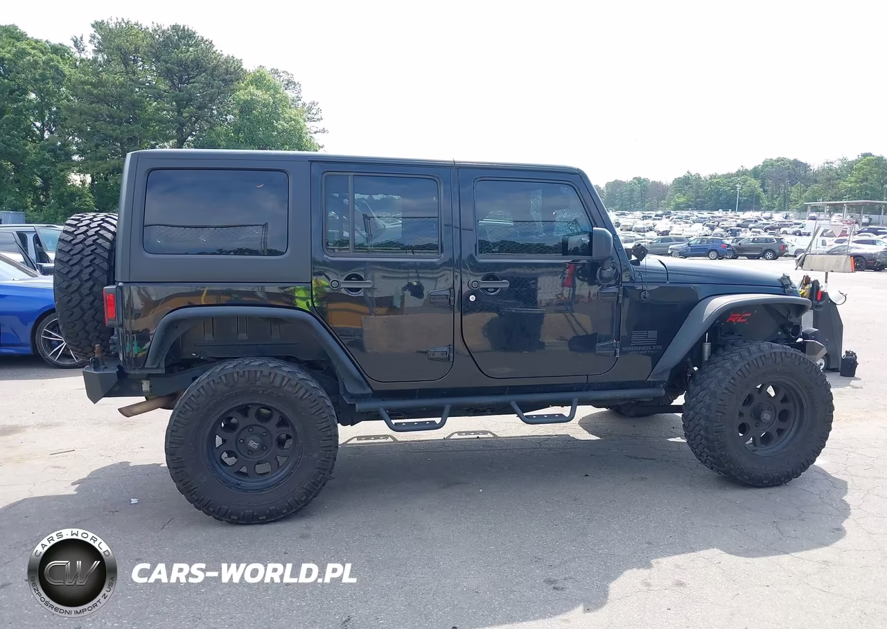 2014 Jeep Wrangler Unlimited Sport VIN:1C4BJWDG5EL281069 - 13