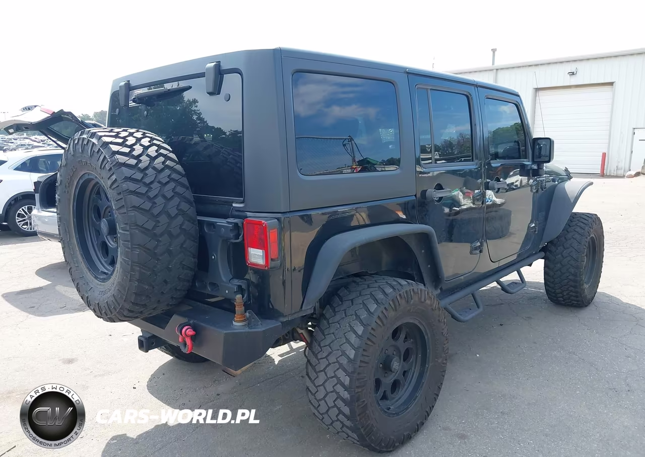 2014 Jeep Wrangler Unlimited Sport VIN:1C4BJWDG5EL281069 - 4