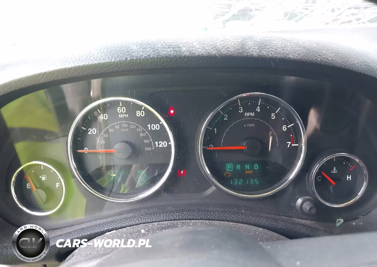 2014 Jeep Wrangler Unlimited Sport VIN:1C4BJWDG5EL281069 - 7