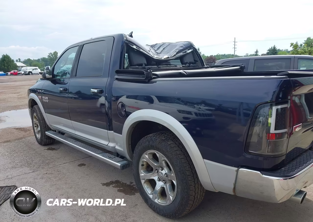2015 Ram 1500 Laramie VIN:1C6RR7NT6FS533208 - 3