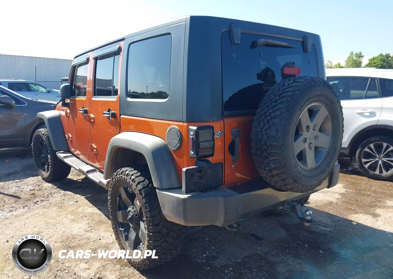 2010 Jeep Wrangler Unlimited Sport VIN:1J4BA3H10AL206658 - 3