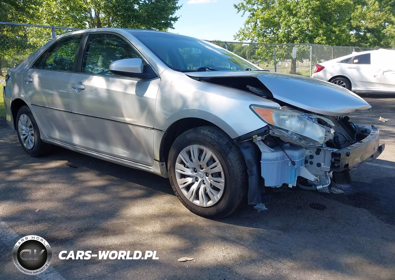 2012 Toyota Camry Le – zdjęcie 1 z 16
