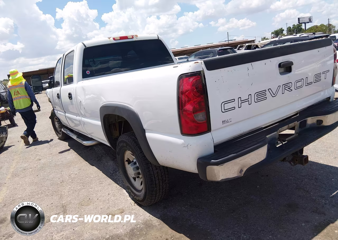 2006 Chevrolet Silverado 2500Hd Work Truck VIN:1GCHC23U76F264813 - 3