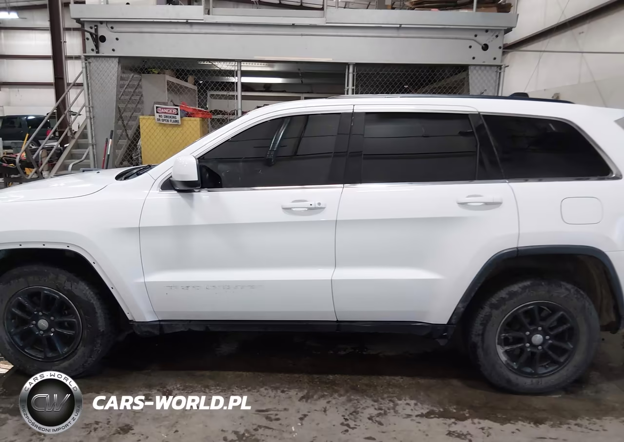 2017 Jeep Grand Cherokee Laredo VIN:1C4RJFAG8HC651700 - 15