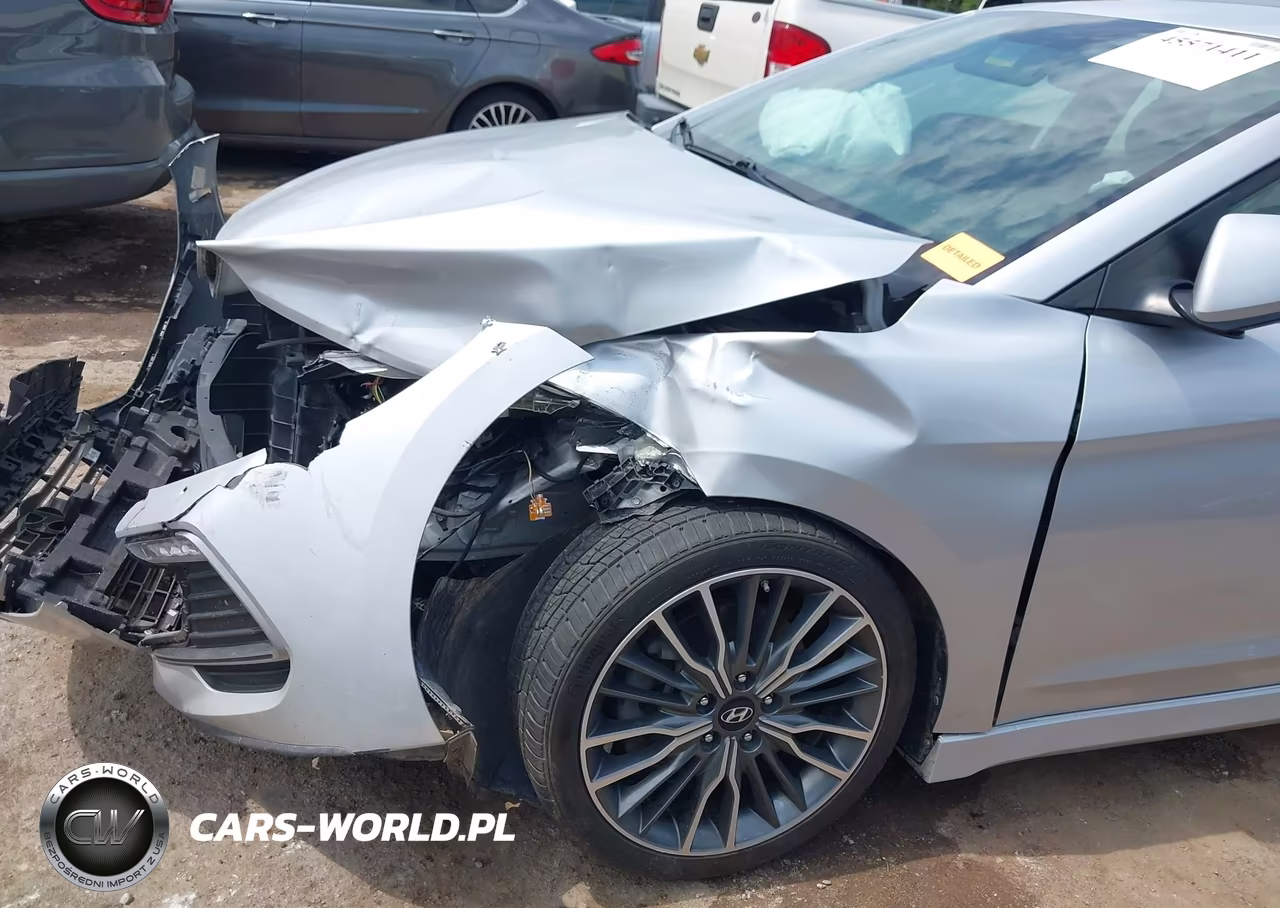 2018 Hyundai Elantra Sport VIN:KMHD04LB6JU483117 - 6