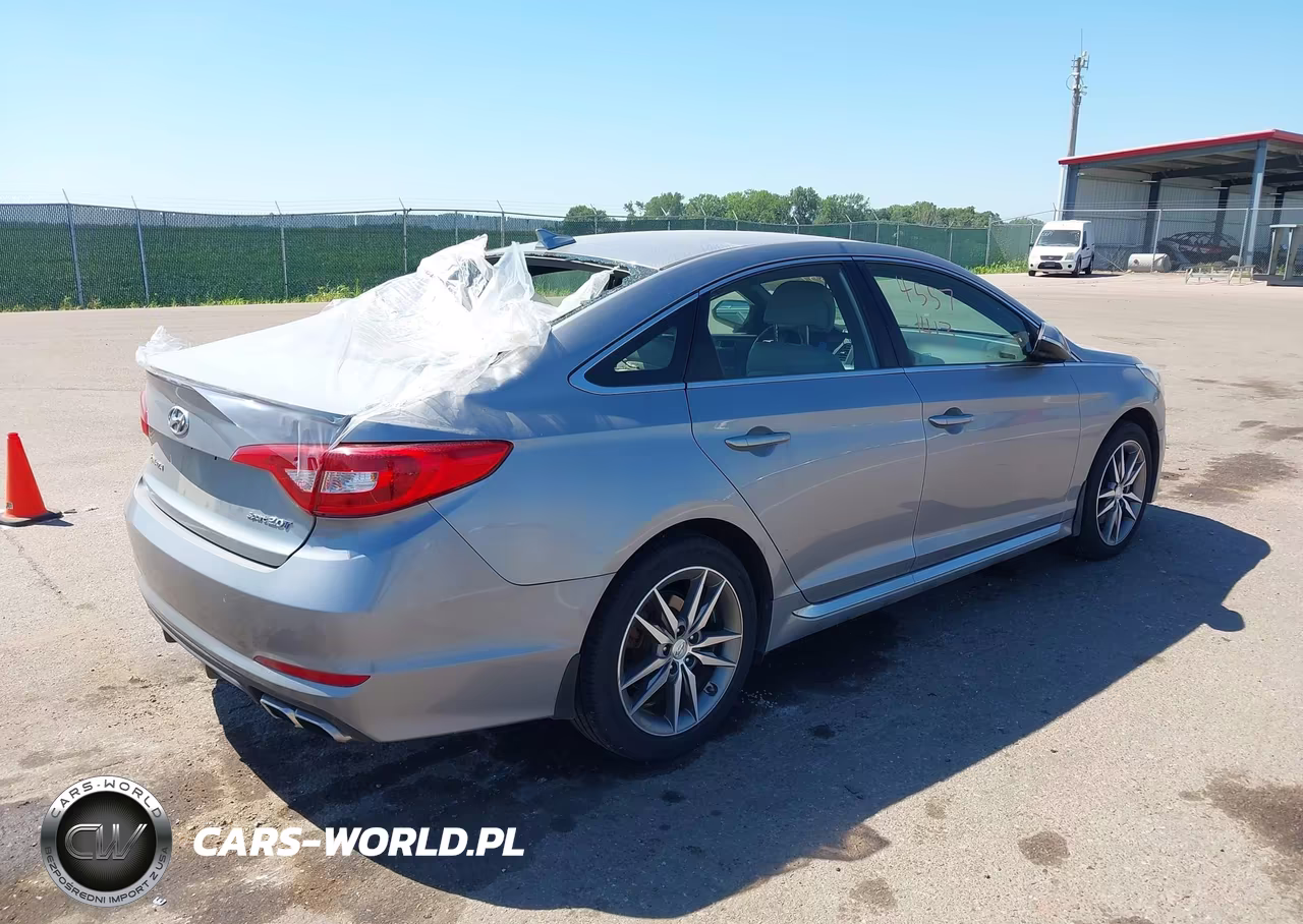 2017 Hyundai Sonata Sport 2.0T VIN:5NPE34AB5HH496805 - 4