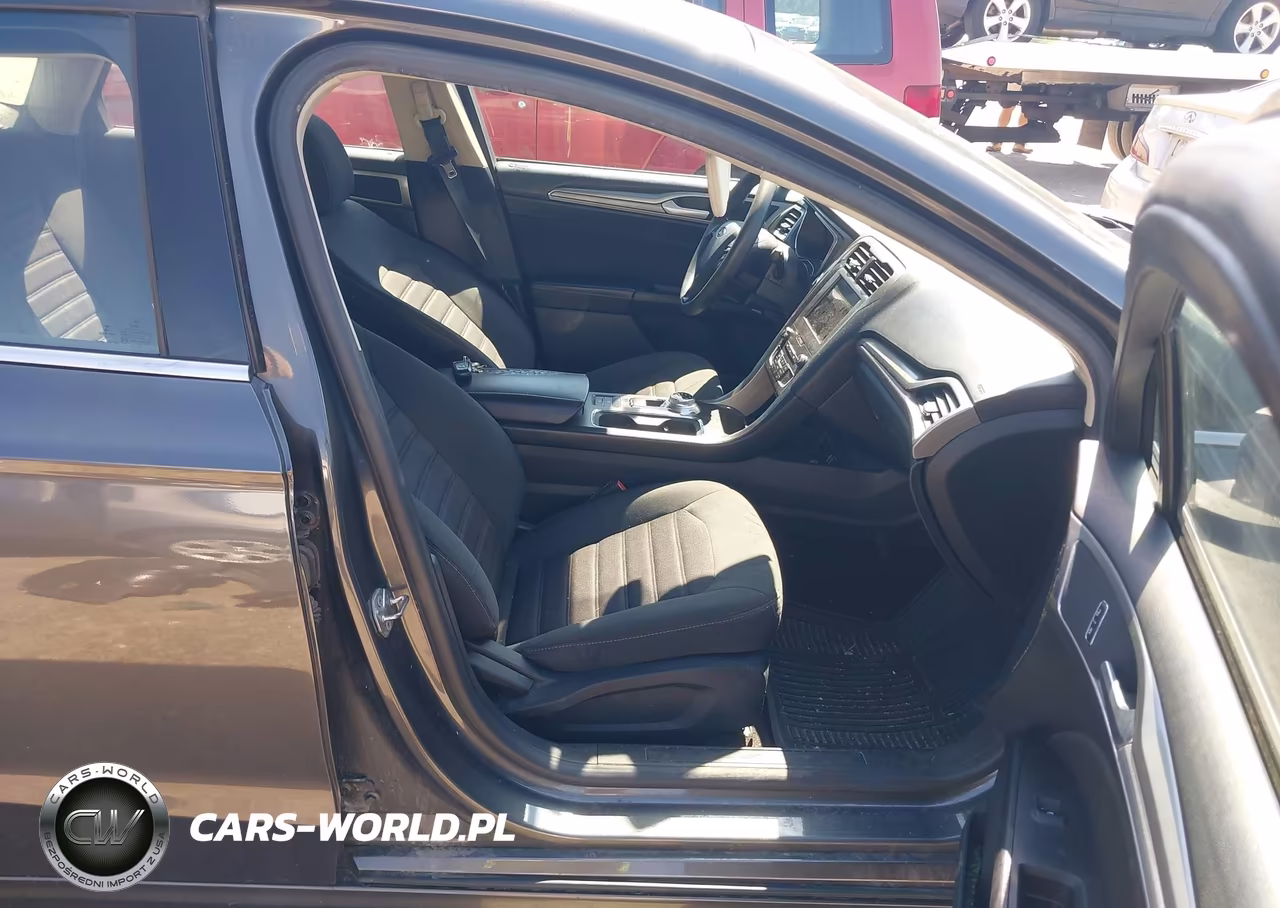 2020 Ford Fusion Se VIN:3FA6P0HD9LR128499 - 5