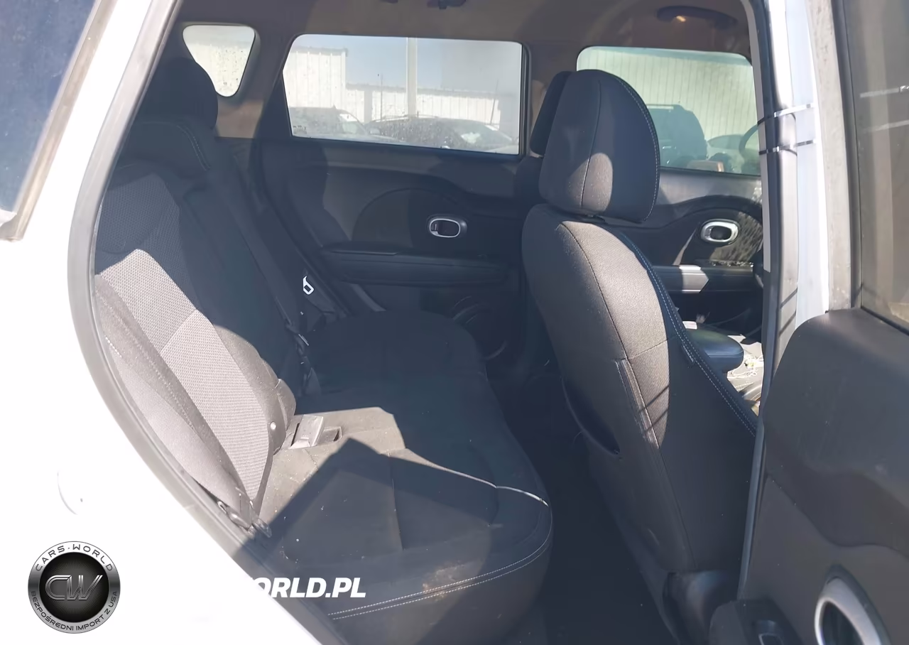 2017 Kia Soul + VIN:KNDJP3A53H7426795 - 8