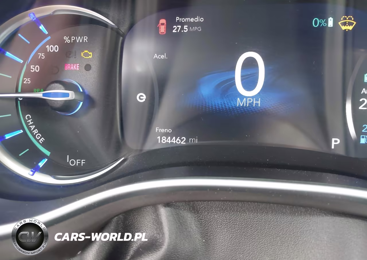 2018 Chrysler Pacifica Hybrid Limited VIN:2C4RC1N71JR107124 - 16