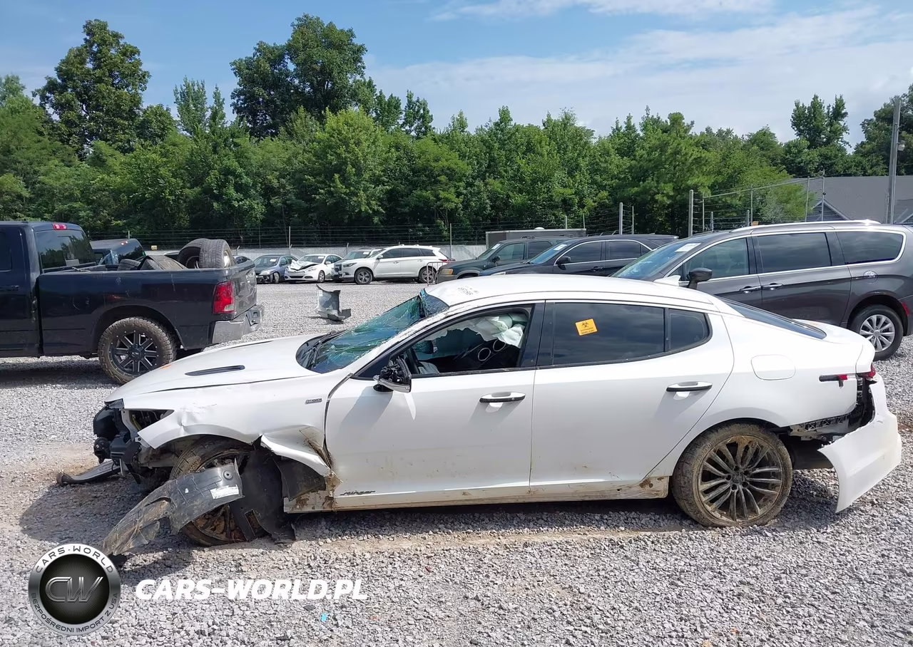 2018 Kia Stinger VIN:KNAE15LA5J6035150 - 13