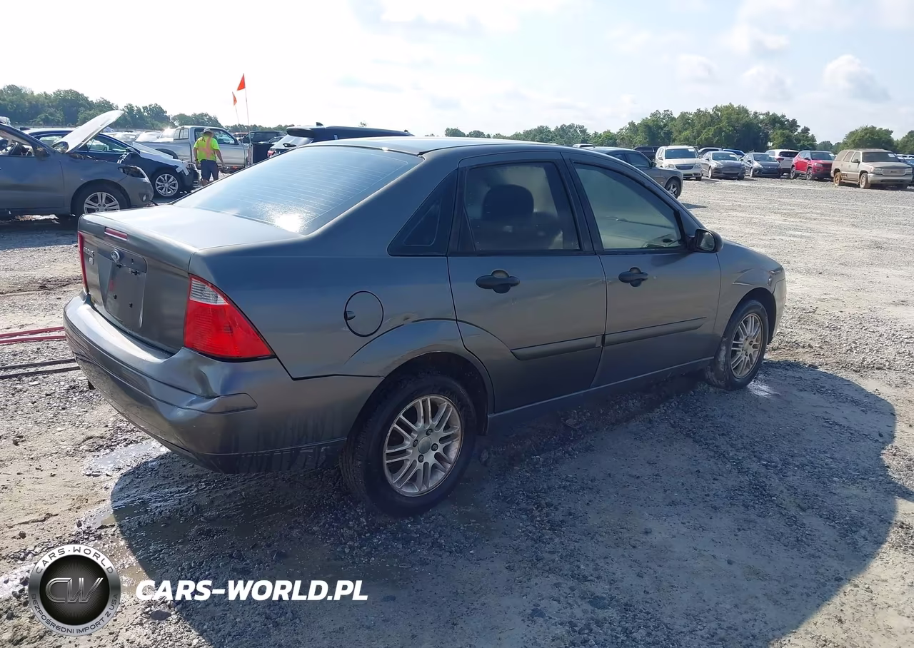 2007 Ford Focus S-Se-Ses VIN:1FAFP34NX7W313485 - 4