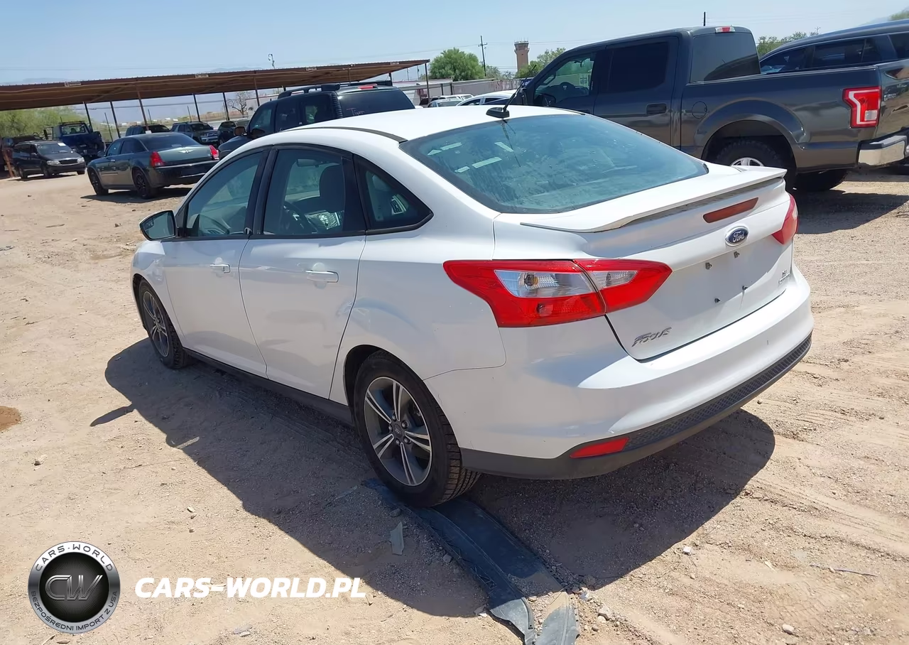 2014 Ford Focus Se VIN:1FADP3F22EL224325 - 3