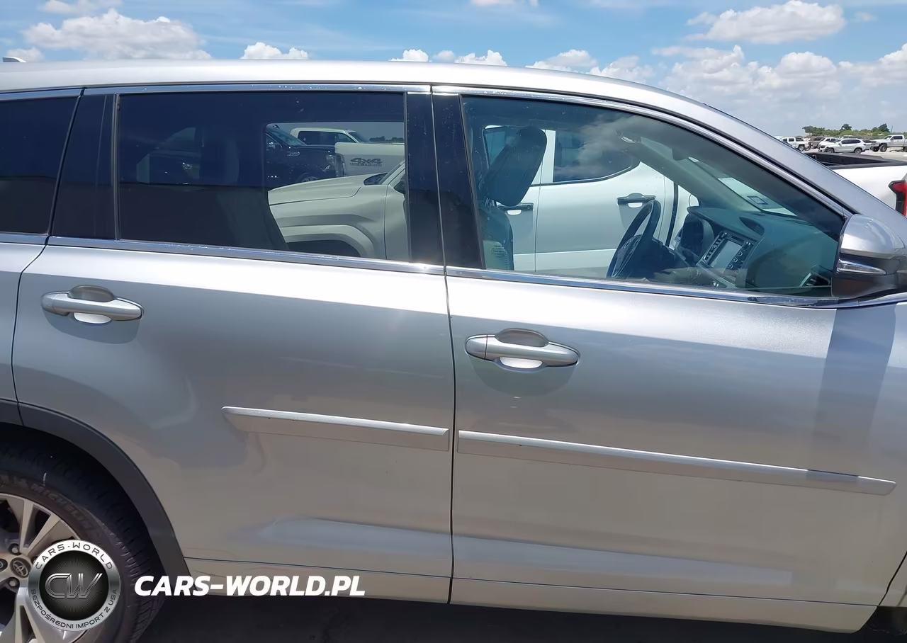 2016 Toyota Highlander Le Plus V6 VIN:5TDZKRFH1GS155800 - 14